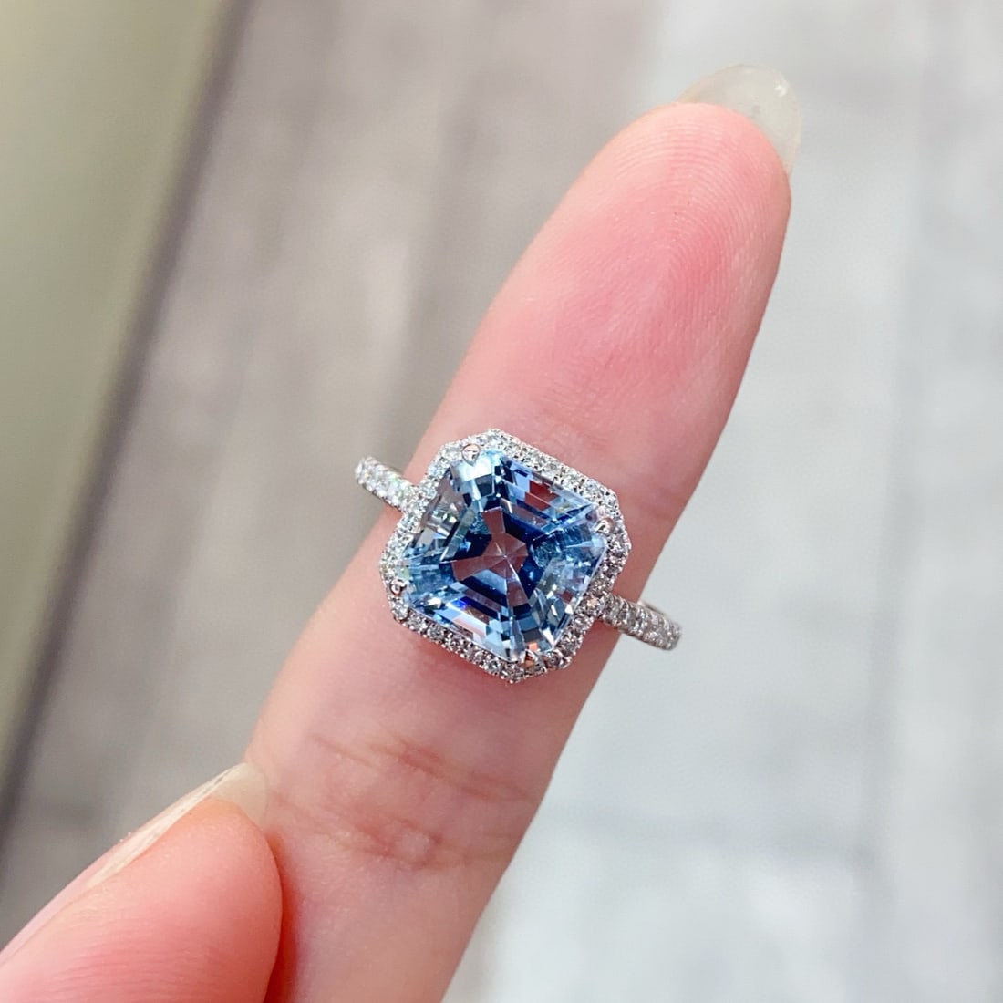 14k Gold 3.53 Ctw Natural Aquamarine & Diamond Ring: Ref:231088180 // gold content:14k gold // ring size:7. 25us // // main gemstone:aquamarine // shape:asscher // carat weight:3. 23ct // color:santa maria color // treatment:natural // // adjacent