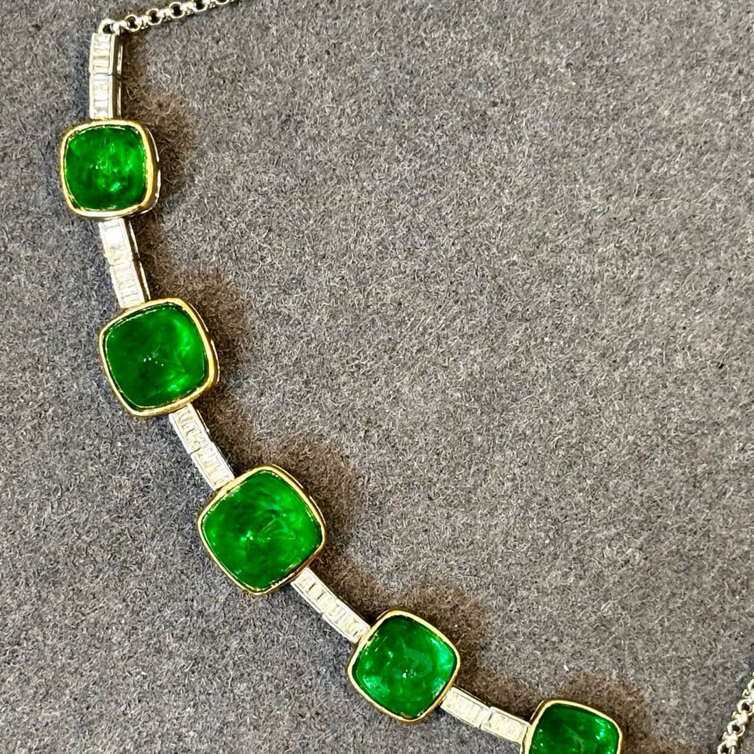 14k Gold 7 Ct Vivid Green Natural Emerald & Diamond Bracelet - 5