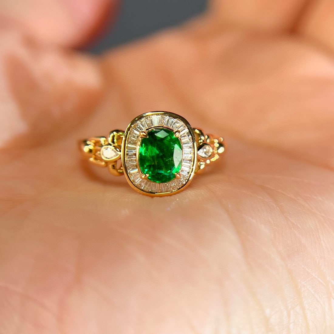 14k Gold 1.05 Ctw Vivid Green Natural Emerald & Diamond Ring - 3