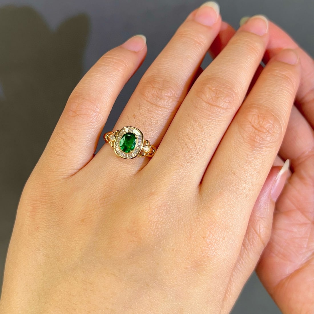 14k Gold 1.05 Ctw Vivid Green Natural Emerald & Diamond Ring - 4