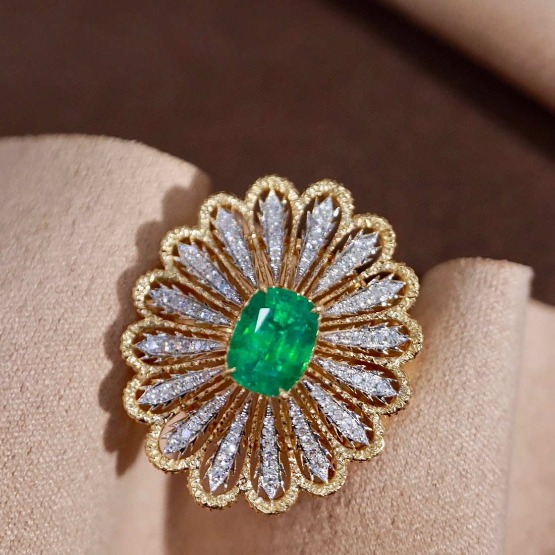 14k Gold 1.84 Ctw Natural Emerald & Diamond Ring: Ref:231088238 // gold content:14k gold // ring size:7. 25us // // main gemstone:emerald // shape:cushion // carat weight:1. 50ct // color:green // treatment:natural // // adjacent gemstone 2 :