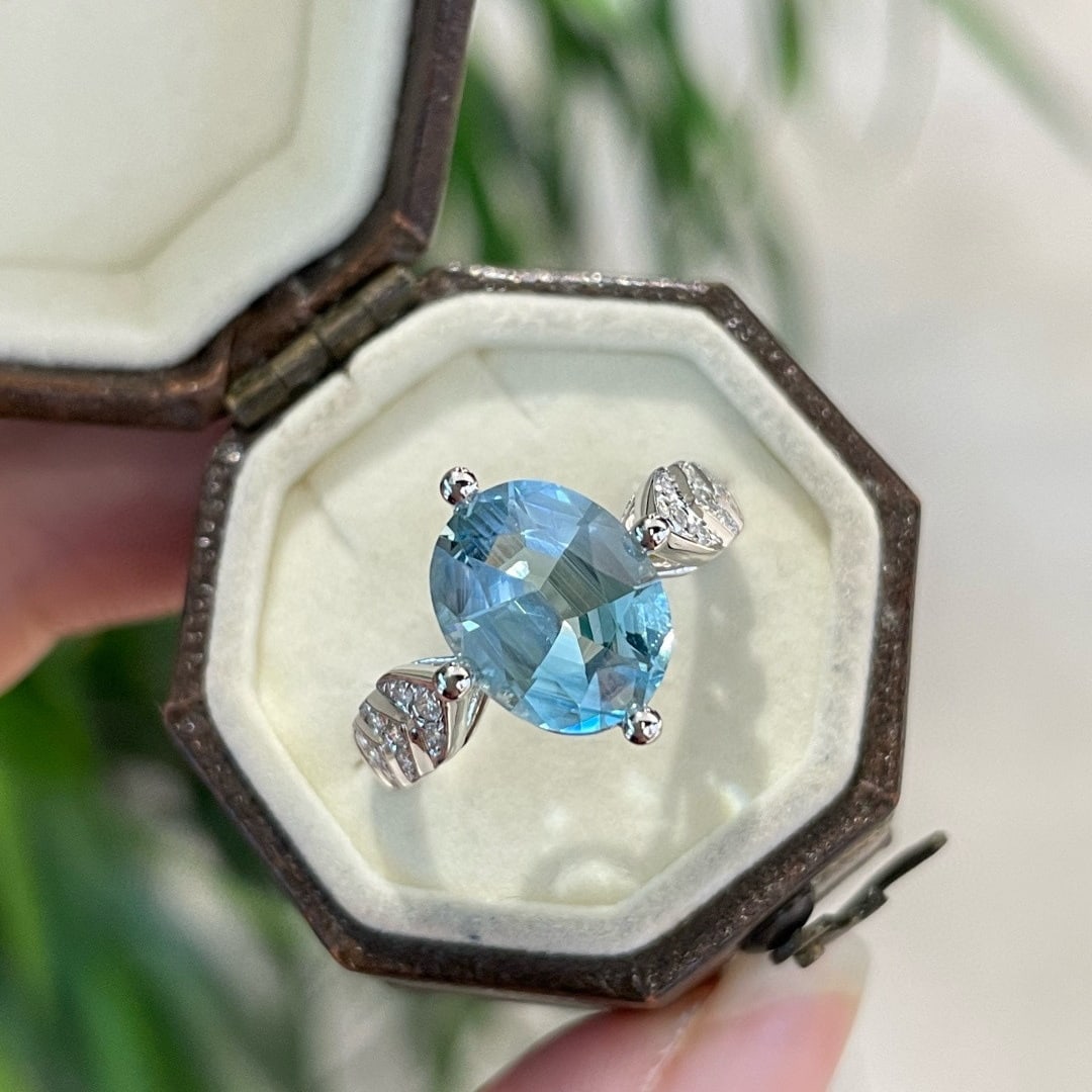 14k Gold 2.35 Ct Natural Aquamarine & Diamond Ring: Ref:231088268 // gold content:14k gold // ring size:7. 25us // // main gemstone:aquamarine // shape:oval // carat weight:2. 35ct // color:santa maria color // treatment:natural // // adjacent gemstone