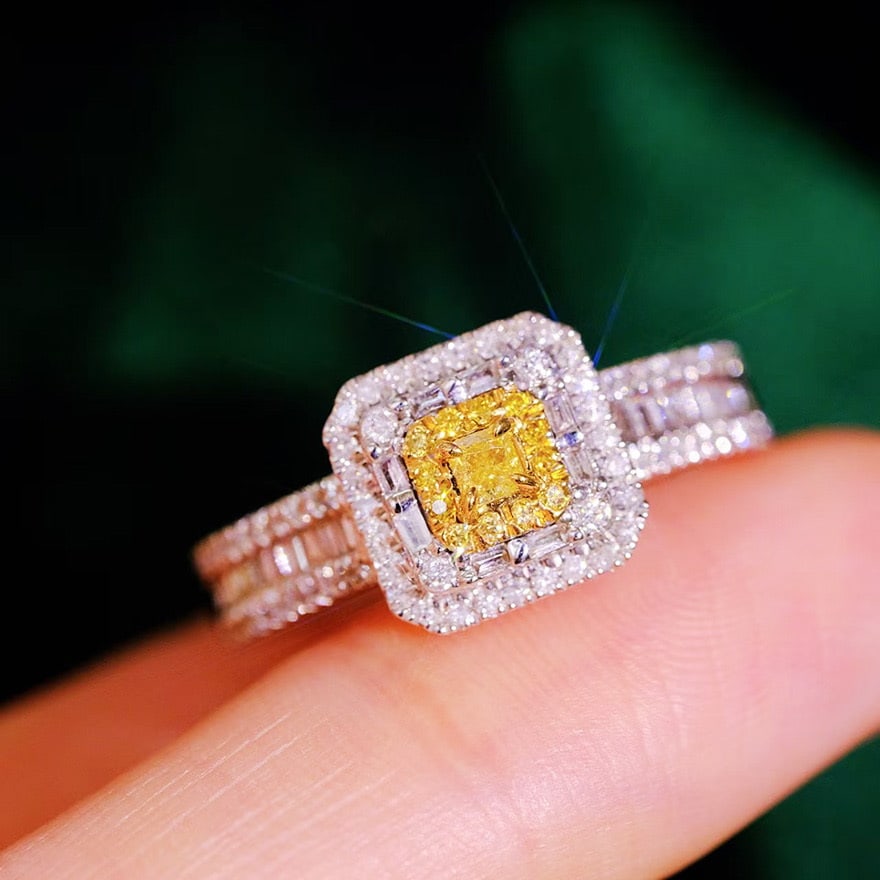 14k Gold 0.6 Ct Natural Color Diamond Ring - 2