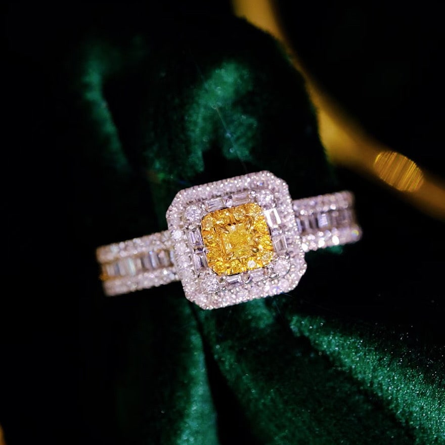 14k Gold 0.6 Ct Natural Color Diamond Ring - 5