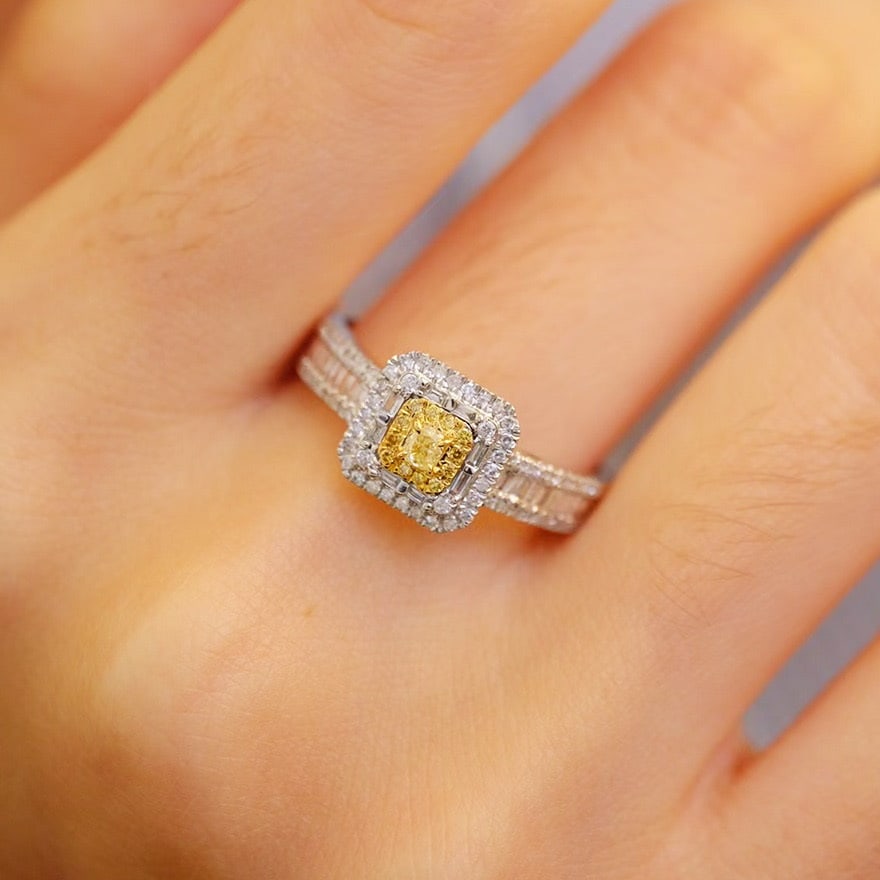 14k Gold 0.6 Ct Natural Color Diamond Ring - 6