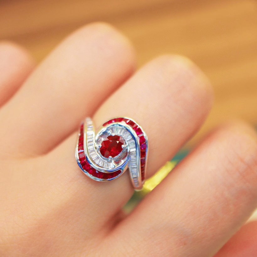 14k Gold 0.77 Ctw Natural Ruby & Diamond Ring - 5