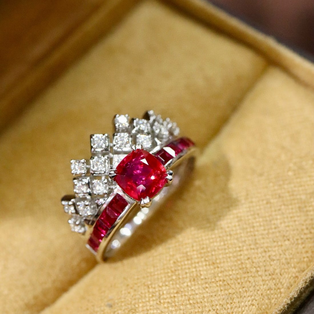 14k Gold 1.39 Ctw Vivid Red Natural Ruby & Diamond Ring: Ref:231088291 // gold content:14k gold // ring size:7. 25us // // main gemstone:ruby // shape:cushion // carat weight:1. 12ct // color:vivid red // treatment:natural // // adjacent gemstone 2 : diamon