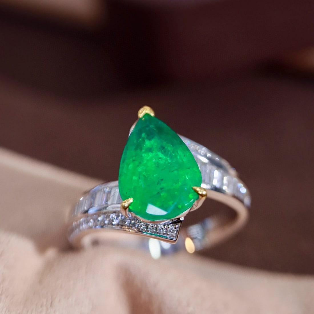 14k Gold 3.20 Ctw Natural Emerald & Diamond Ring - 4