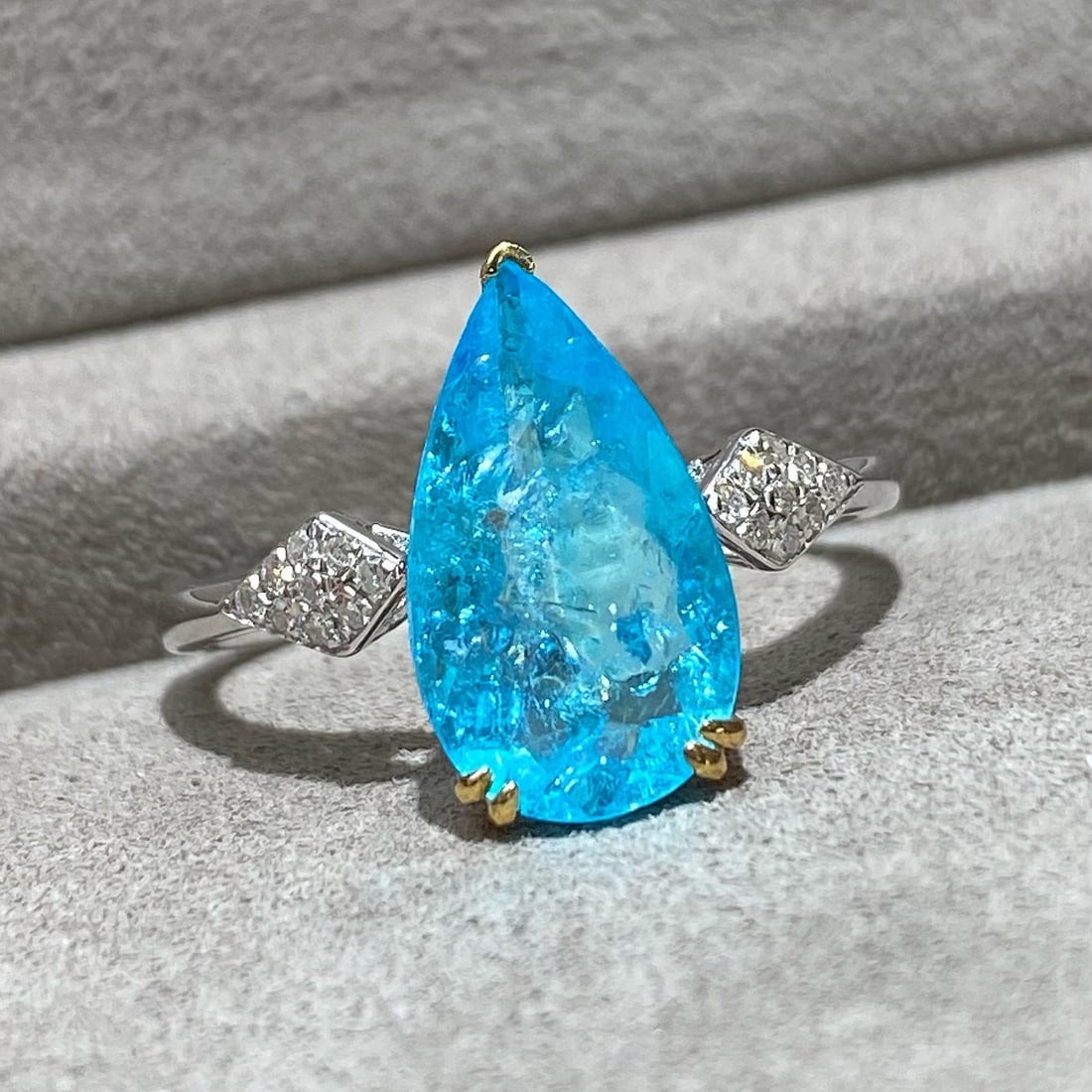 14k Gold 2.42 Ct Natural Paraiba Tourmaline & Diamond Ring: Ref:231088297 // gold content:14k gold // ring size:7. 25us // // main gemstone:paraiba tourmaline // shape:pear // carat weight:2. 42ct // color:blue // treatment:natural // // adjacent gemstone