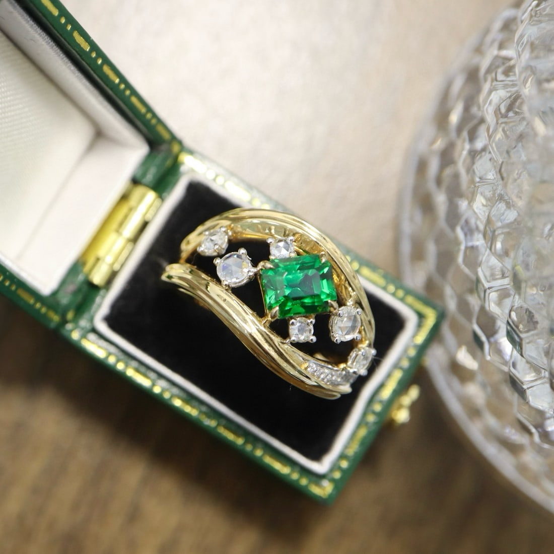 14k Gold 1.49 Ctw Vivid Green Natural Tsavorite & Diamond Ring - 4