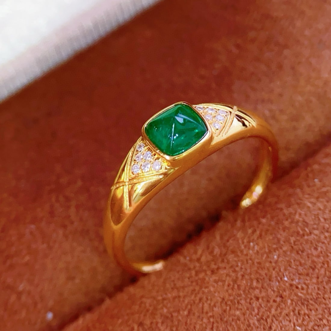 14k Gold 0.5 Ct Vivid Green Natural Emerald & Diamond Ring - 3