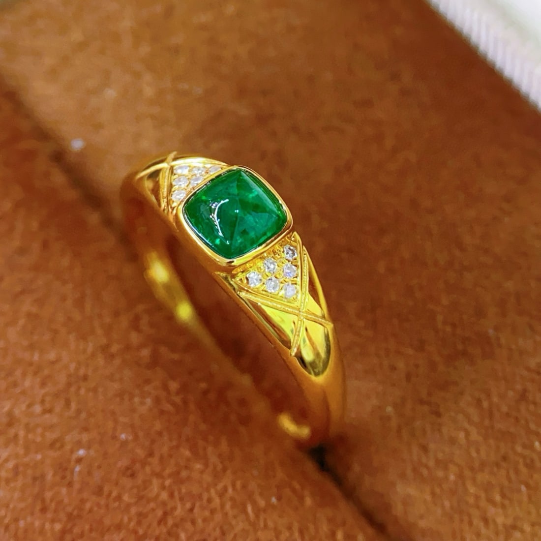 14k Gold 0.5 Ct Vivid Green Natural Emerald & Diamond Ring - 5