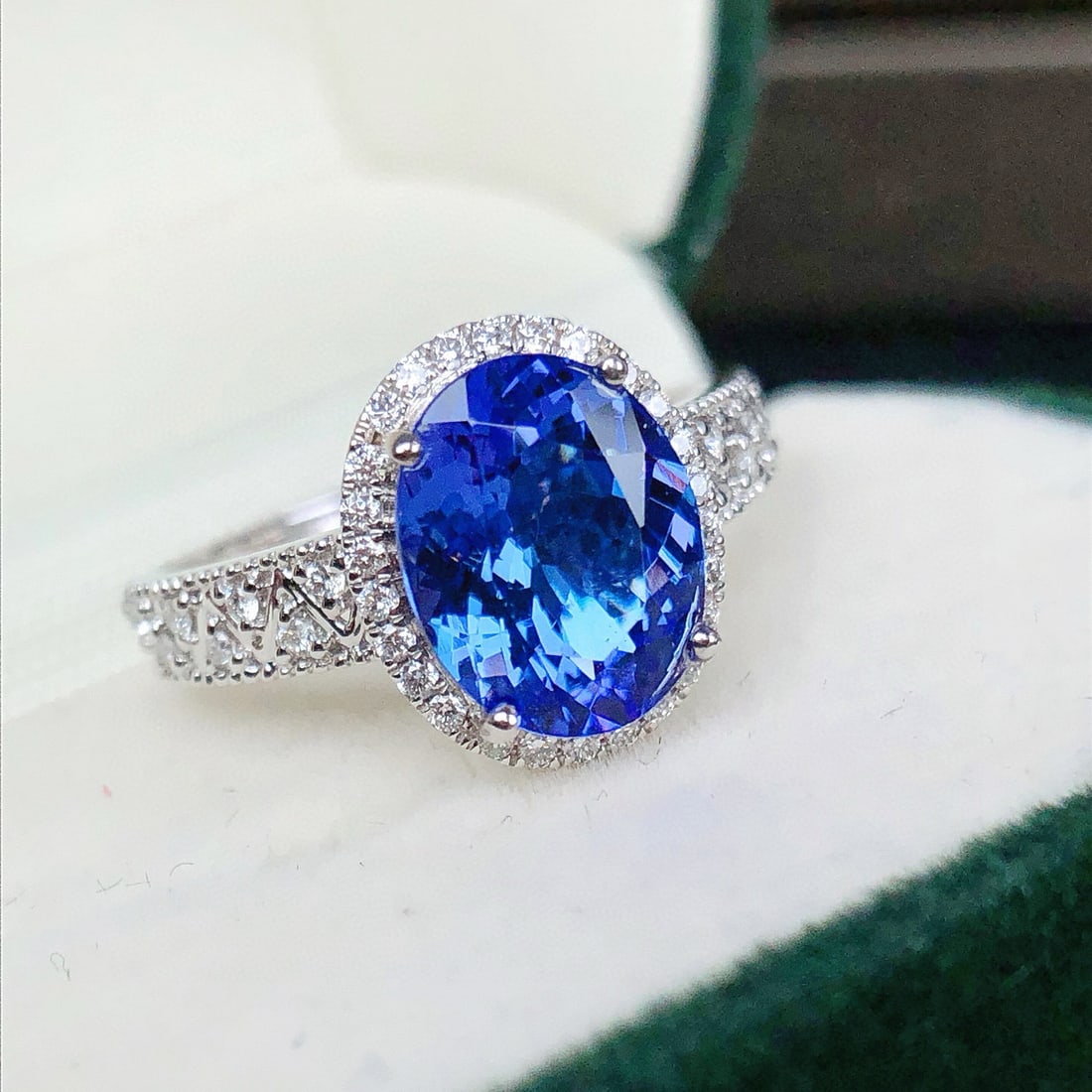 14k Gold 2.59 Ctw Natural Tanzanite & Diamond Ring - 2