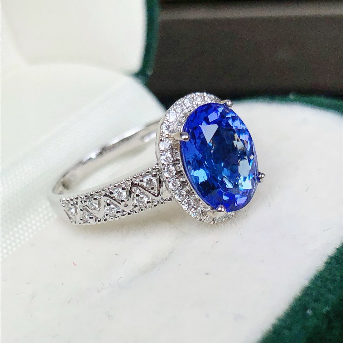 14k Gold 2.59 Ctw Natural Tanzanite & Diamond Ring - 3