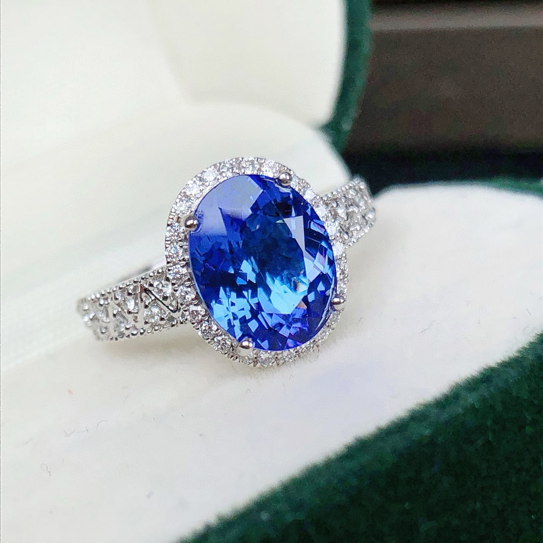 14k Gold 2.59 Ctw Natural Tanzanite & Diamond Ring - 4