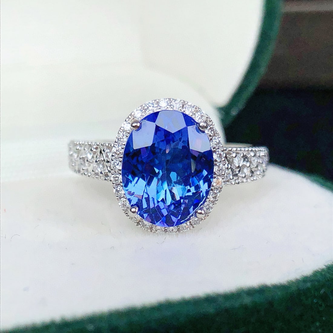 14k Gold 2.59 Ctw Natural Tanzanite & Diamond Ring - 6