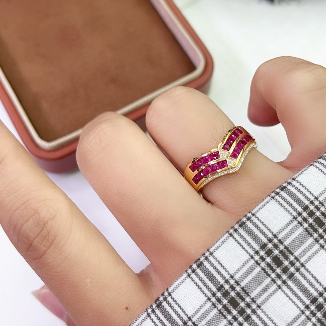 14k Gold 1.80 Ct Natural Ruby & Diamond Ring - 4