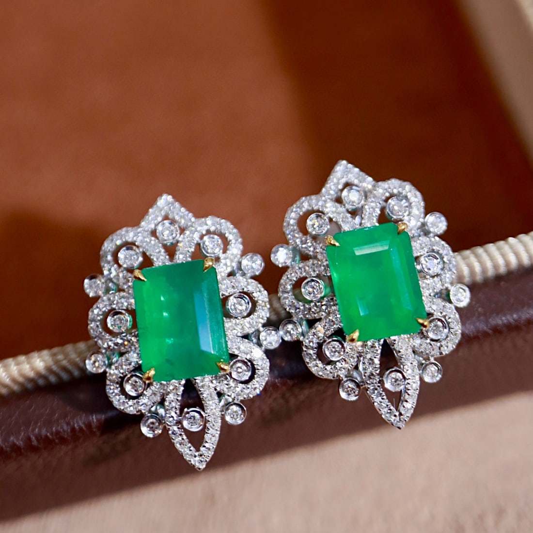 14k Gold 2.45 Ctw Natural Emerald & Diamond Earrings - 3