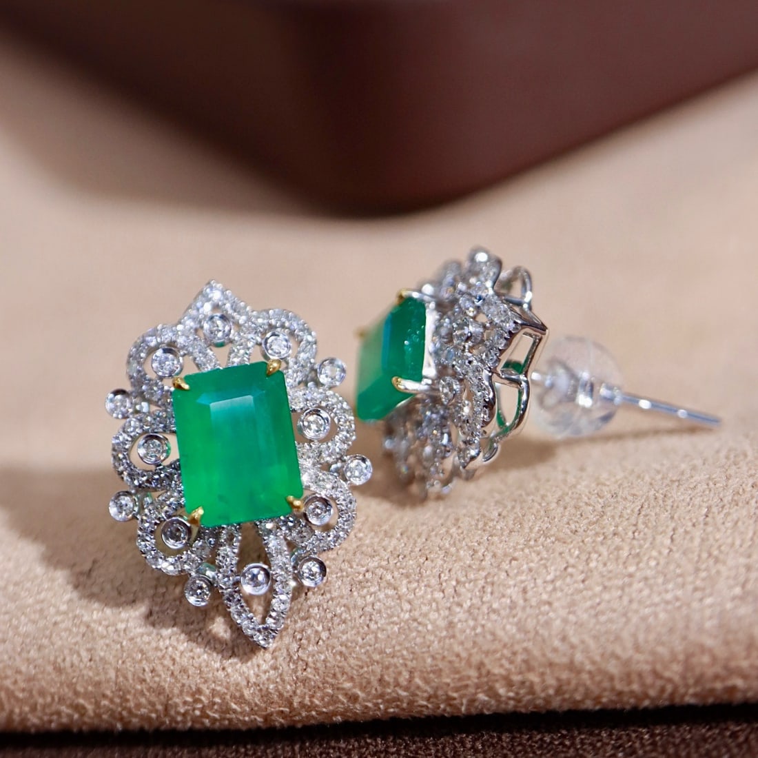 14k Gold 2.45 Ctw Natural Emerald & Diamond Earrings - 4