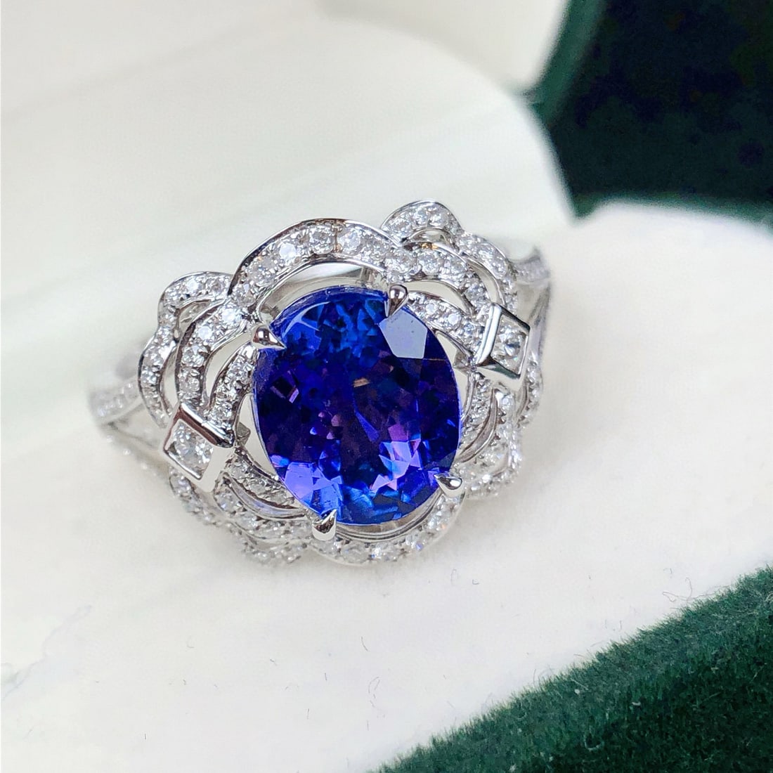 14k Gold 3.25 Ctw Natural Tanzanite & Diamond Ring - 5