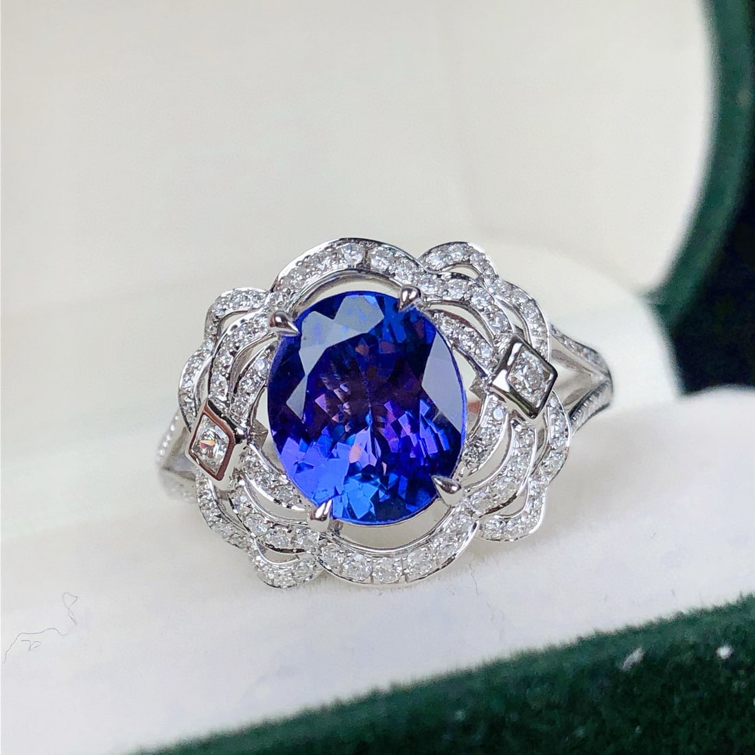 14k Gold 3.25 Ctw Natural Tanzanite & Diamond Ring - 6