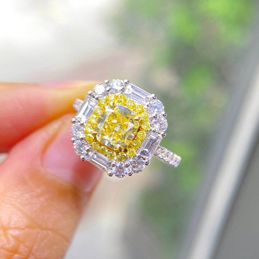 Gia Certified 14k Gold 2.39 Ctw Natural Yellow Diamond & Diamond Ring: Ref:231088366 // gold content:14k gold // ring size:7. 25us // // main gemstone:yellow diamond // certified:gia // shape:radiant // carat weight:1. 14ct // clarity grade:vs2 // color:yellow //