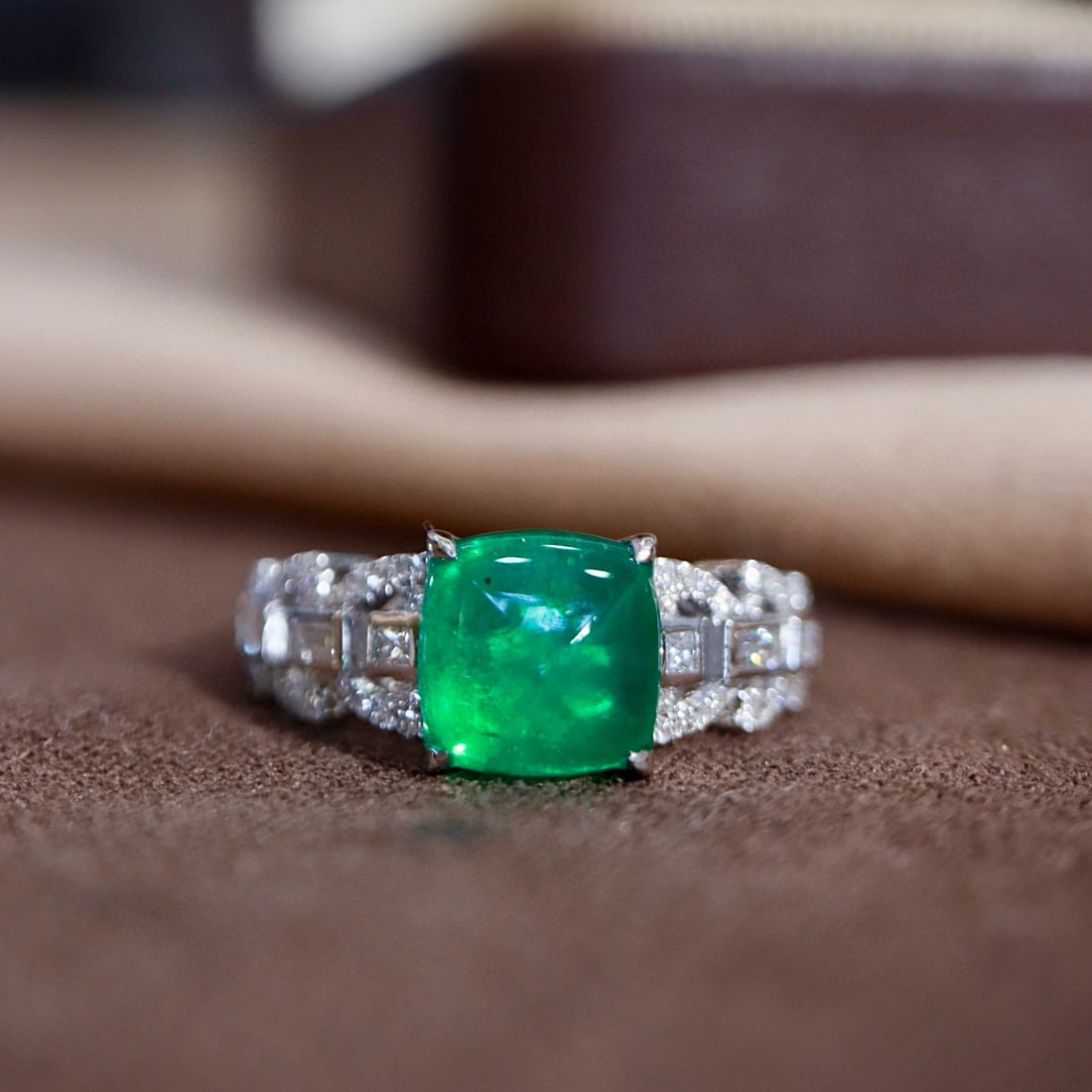 14k Gold 2.78 Ctw Vivid Green Natural Emerald & Diamond Ring - 5