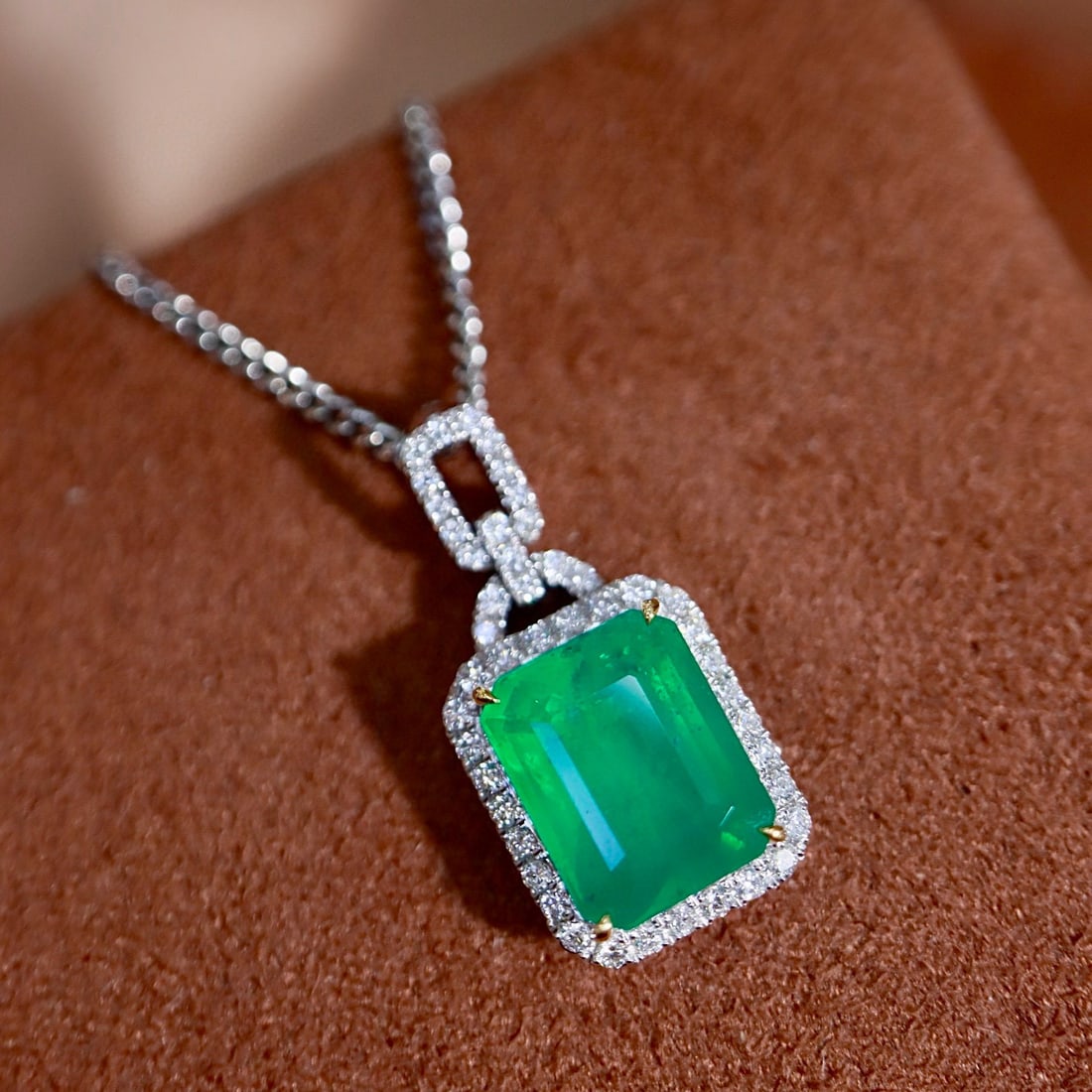 14k Gold 2.25 Ctw Vivid Green Natural Emerald & Diamond Pendant( Without Chain ) (1 of 6)