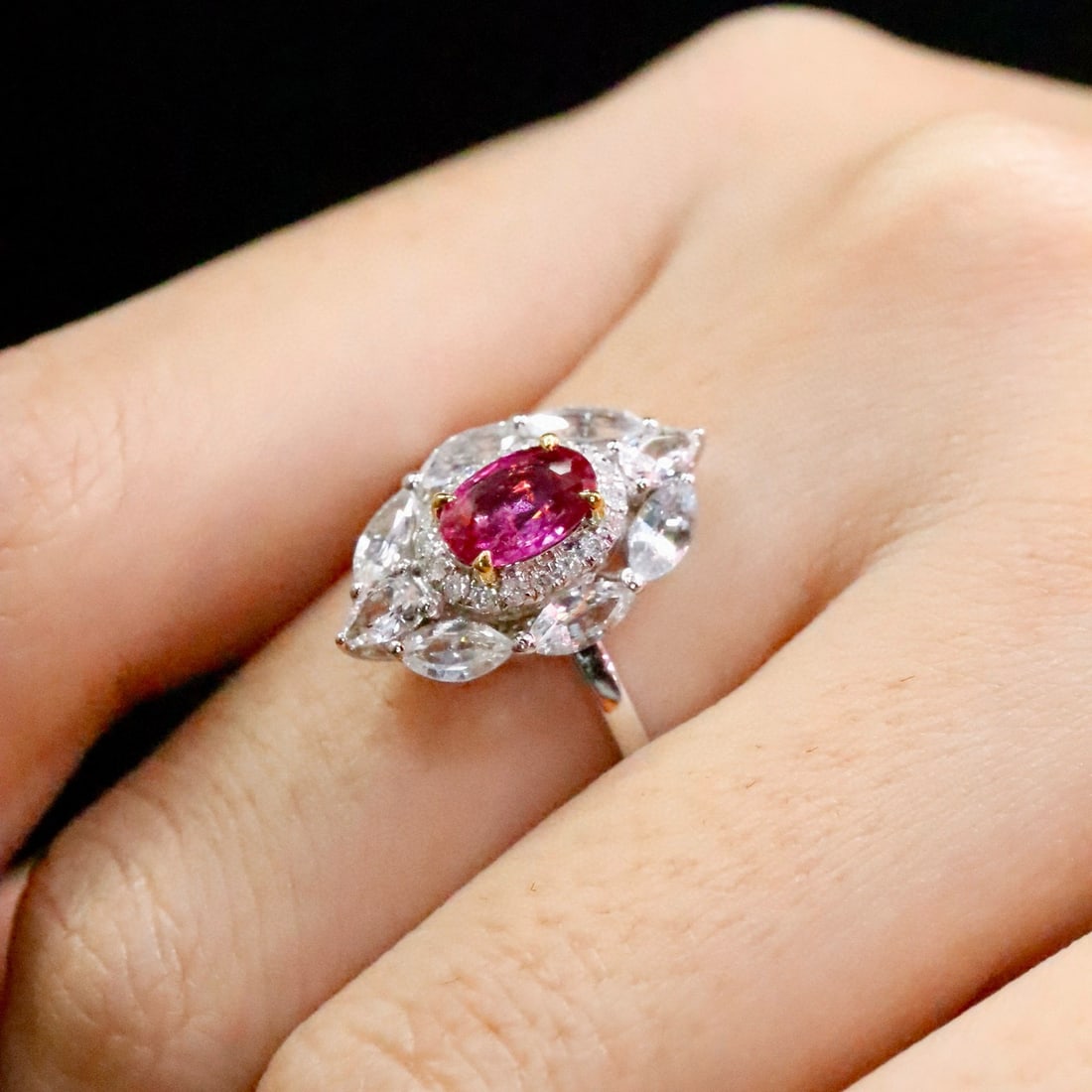 14k Gold 0.66 Ctw Natural Padparadscha Sapphire & Diamond Ring - 3