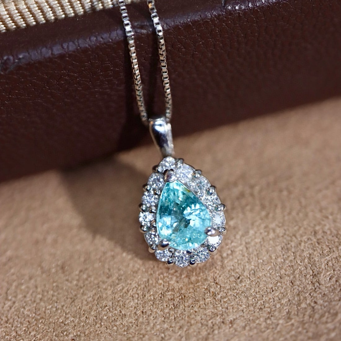 14k Gold 0.67 Ctw Natural Paraiba Tourmaline & Diamond Necklace - 5