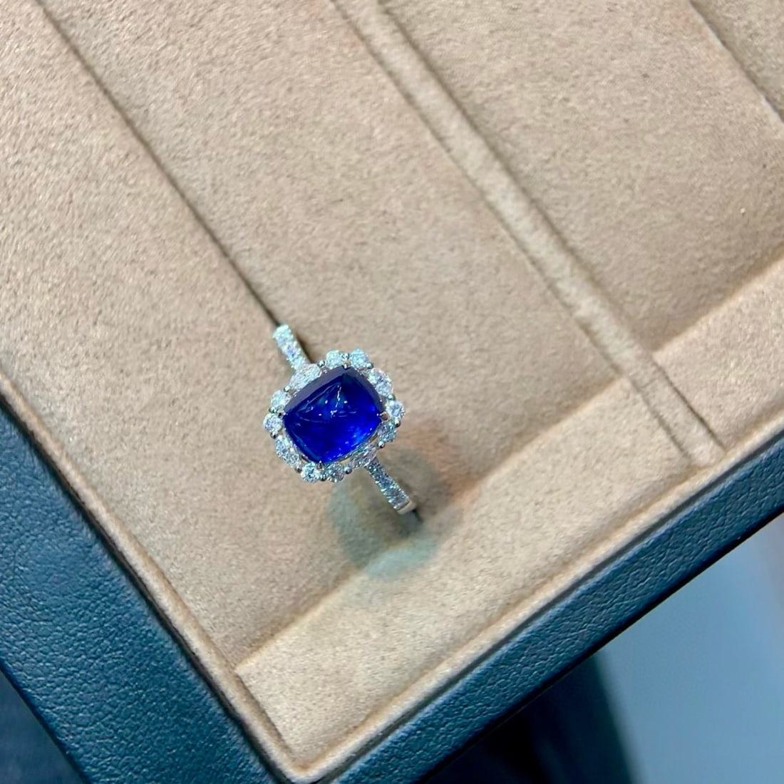 14k Gold 2.61 Ctw Natural Sapphire & Diamond Ring - 3