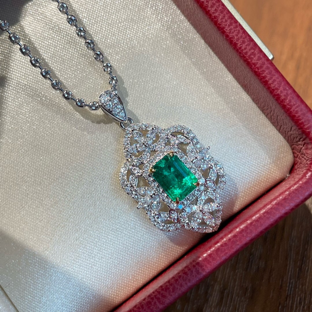 14k Gold 2 Ctw Vivid Green Natural Emerald & Diamond Pendant( Without Chain ) - 4