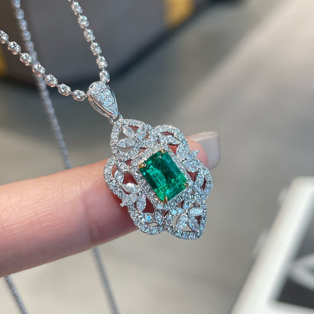 14k Gold 2 Ctw Vivid Green Natural Emerald & Diamond Pendant( Without Chain ) - 7