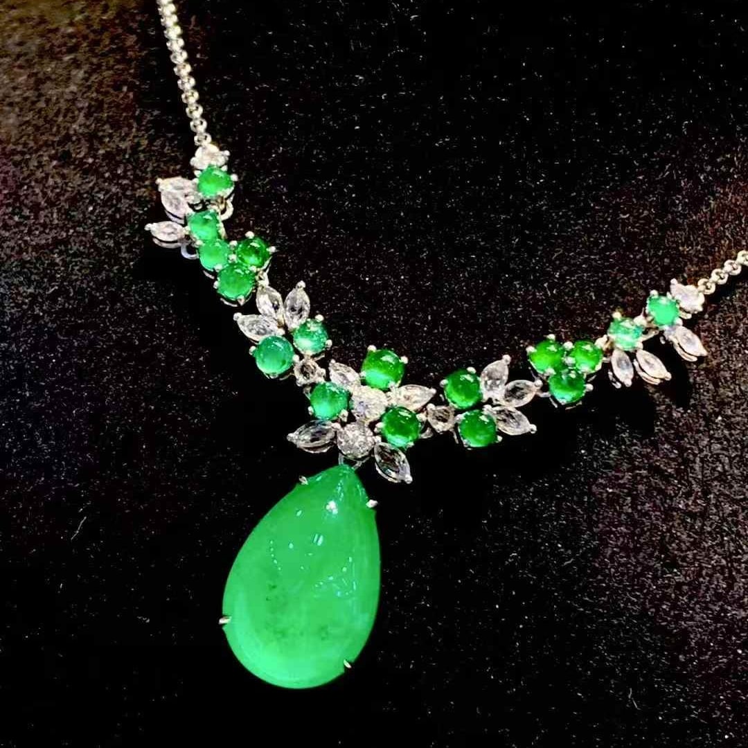 14k Gold 12.5 Ct Vivid Green Natural Emerald & Diamond Necklace - 5