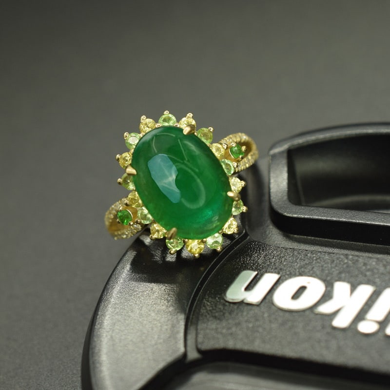 14k Gold 5.11 Ctw Vivid Green Natural Emerald & Diamond Ring - 2