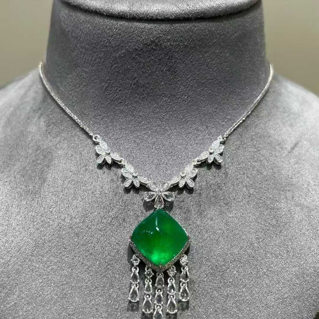 14k Gold 8.68 Ct Vivid Green Natural Emerald & Diamond & Sapphire Necklace - 3