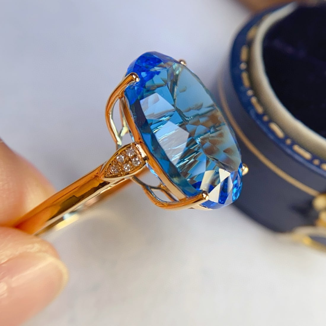 14k Gold 14.75 Ct Natural Topaz & Diamond Ring - 5