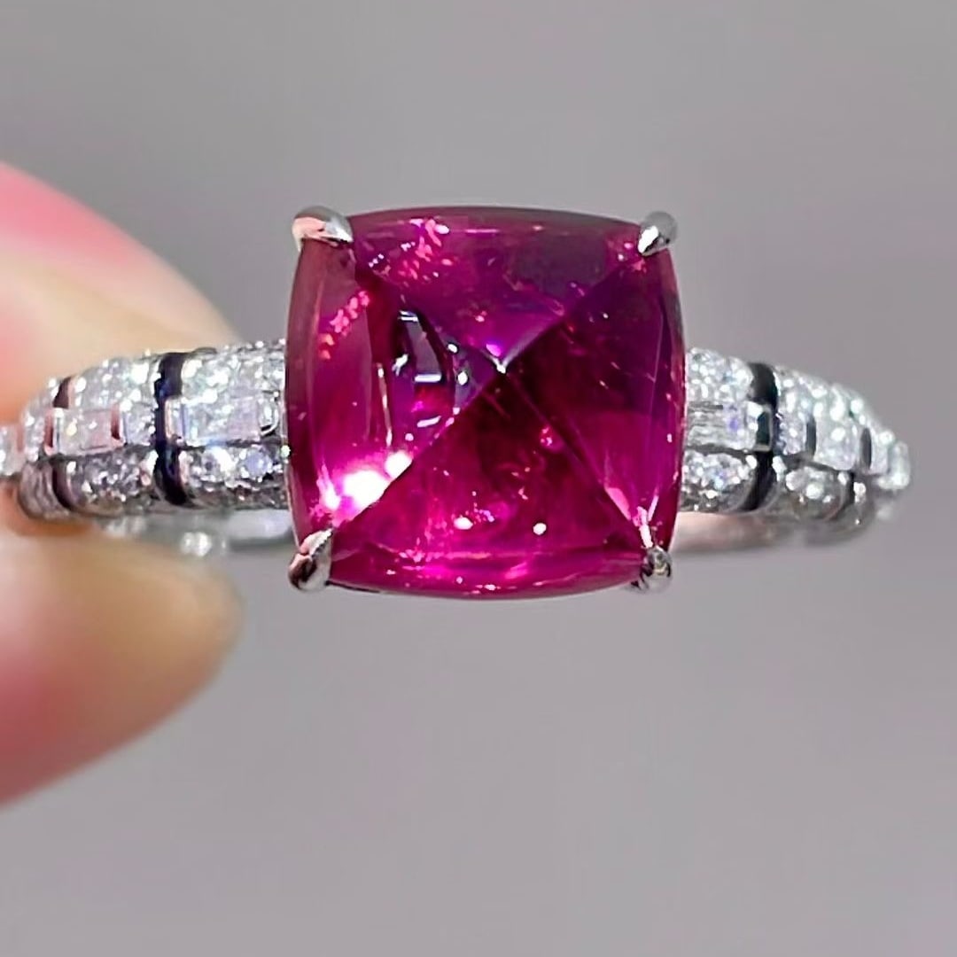 14k Gold 3.35 Ct Natural Tourmaline & Diamond Ring: Ref:231089049 // gold content:14k gold // ring size:7. 25us // // main gemstone:tourmaline // shape:sugar-loaf // carat weight:3. 35ct // color:red // treatment:natural // // adjacent gemstone 2 :