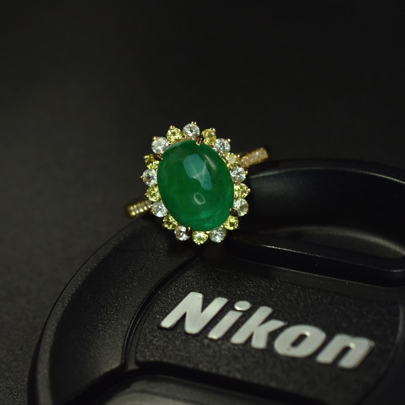 14k Gold 4.44 Ctw Natural Emerald & Sapphire Ring: Ref:231089060 // gold content:14k gold // ring size:7. 25us // // main gemstone:emerald // shape:oval // carat weight:4. 00ct // color:green // treatment:natural // // adjacent gemstone 2 :