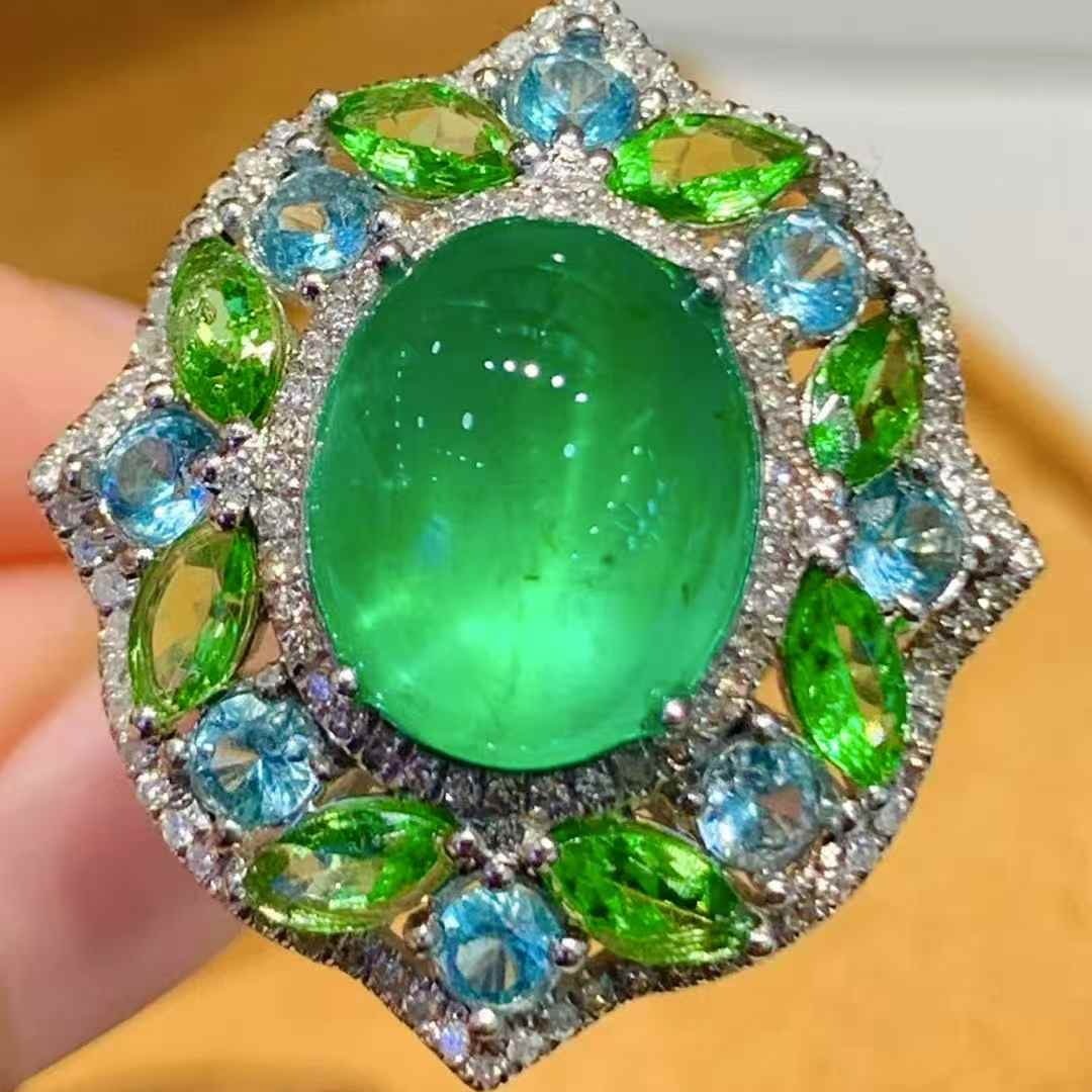 14k Gold 4.35 Ct Natural Emerald & Diamond Ring - 2