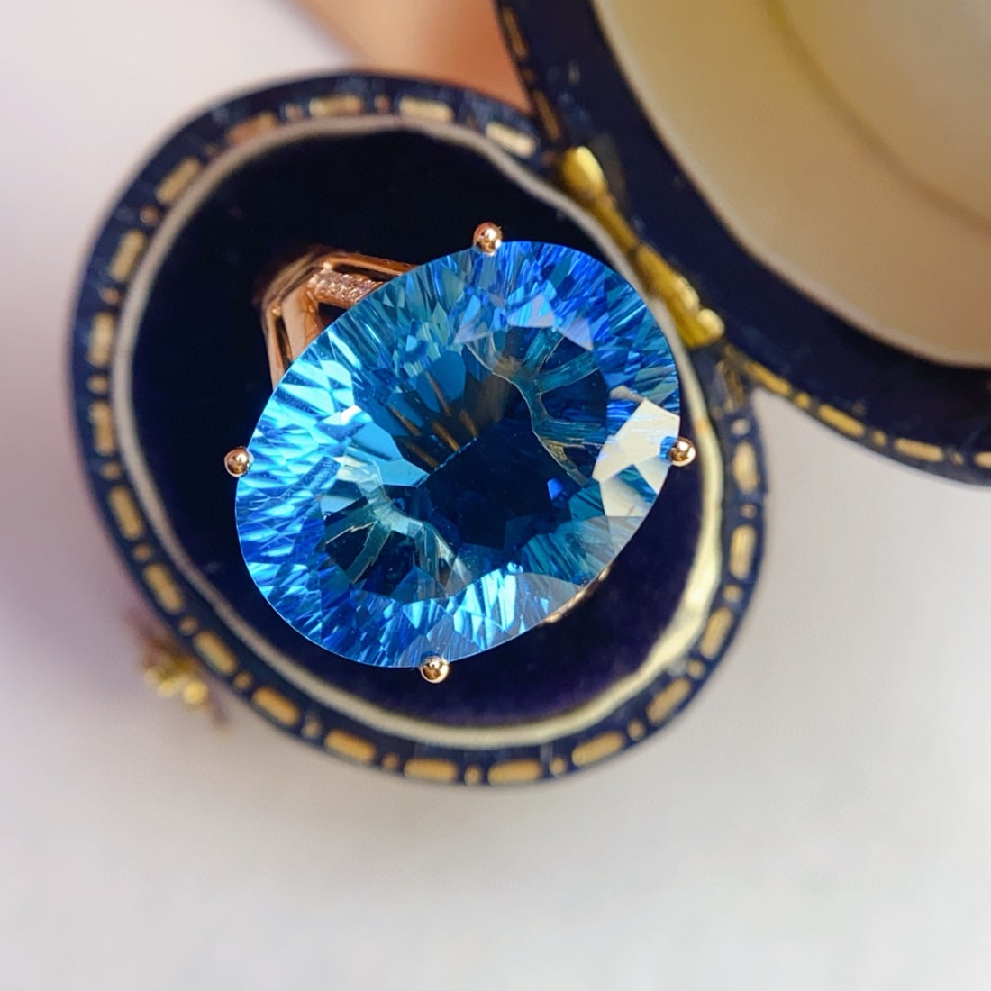 14k Gold 11.80 Ct Natural Topaz & Diamond Ring - 2