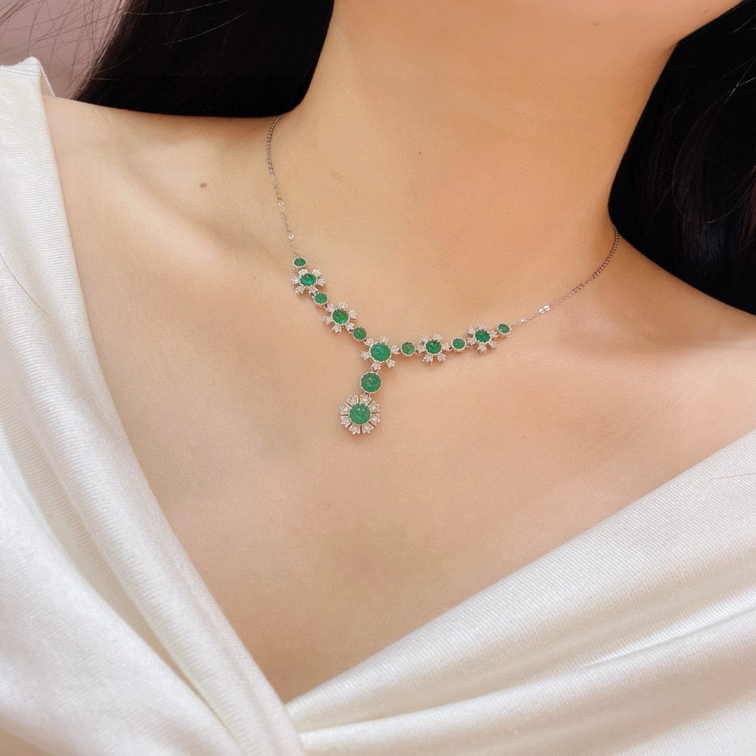 14k Gold 3.70 Ctw Vivid Green Natural Emerald & Diamond Necklace - 6