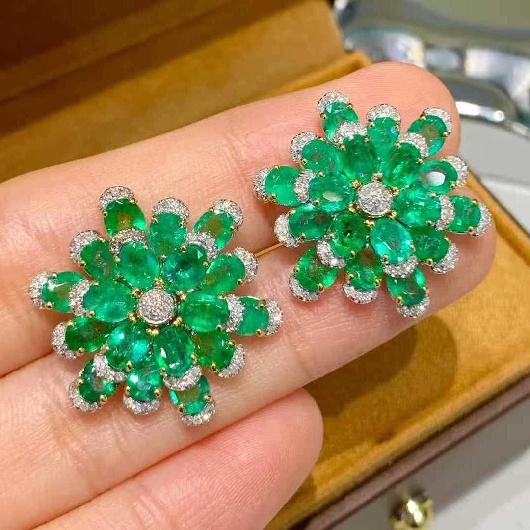 14k Gold 8 Ct Vivid Green Natural Emerald & Diamond Earrings - 5