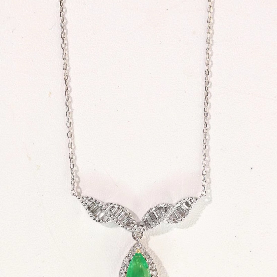 14k Gold 0.69 Ctw Natural Emerald & Diamond Necklace - 4