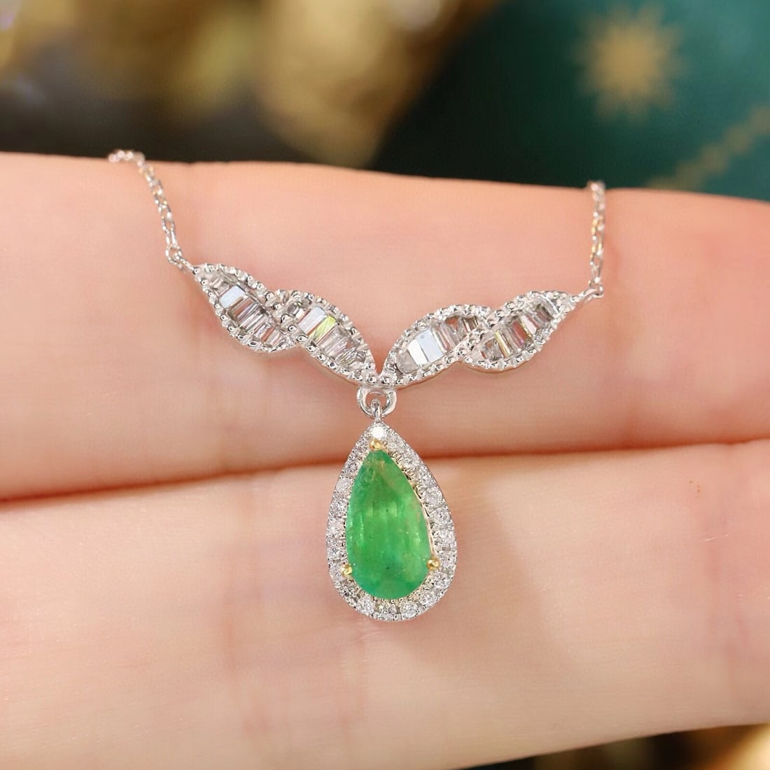 14k Gold 0.69 Ctw Natural Emerald & Diamond Necklace - 7