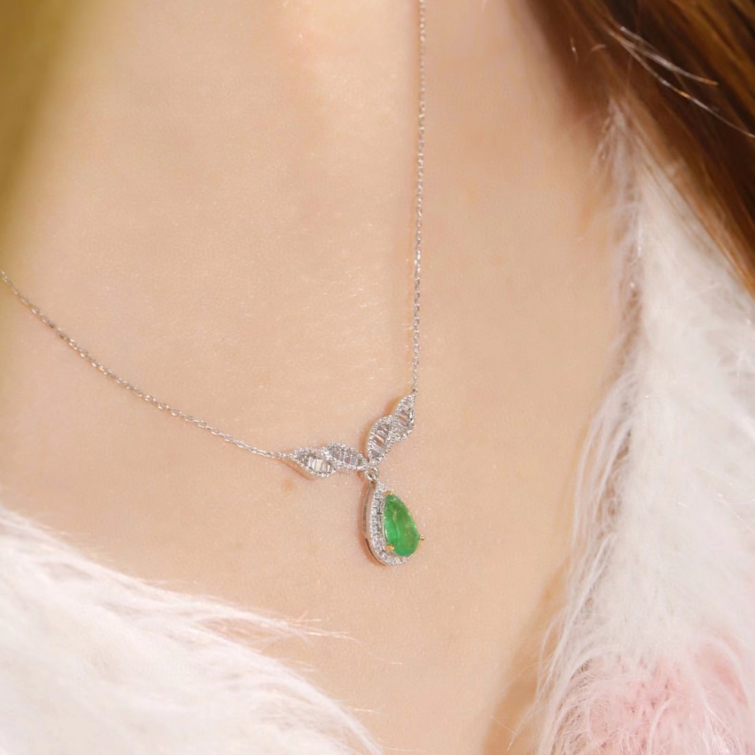 14k Gold 0.69 Ctw Natural Emerald & Diamond Necklace - 8