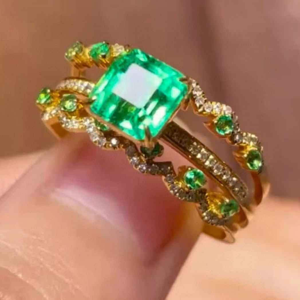 14k Gold 1.5 Ct Natural Emerald & Diamond & Emerald Ring - 2