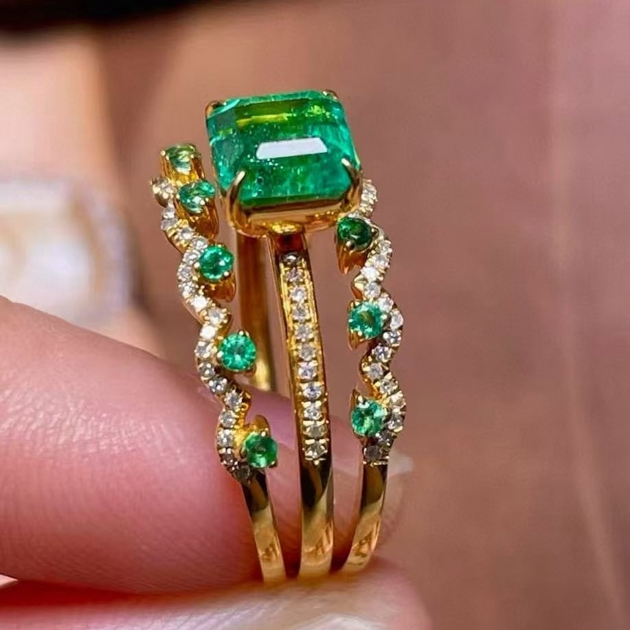 14k Gold 1.5 Ct Natural Emerald & Diamond & Emerald Ring - 3