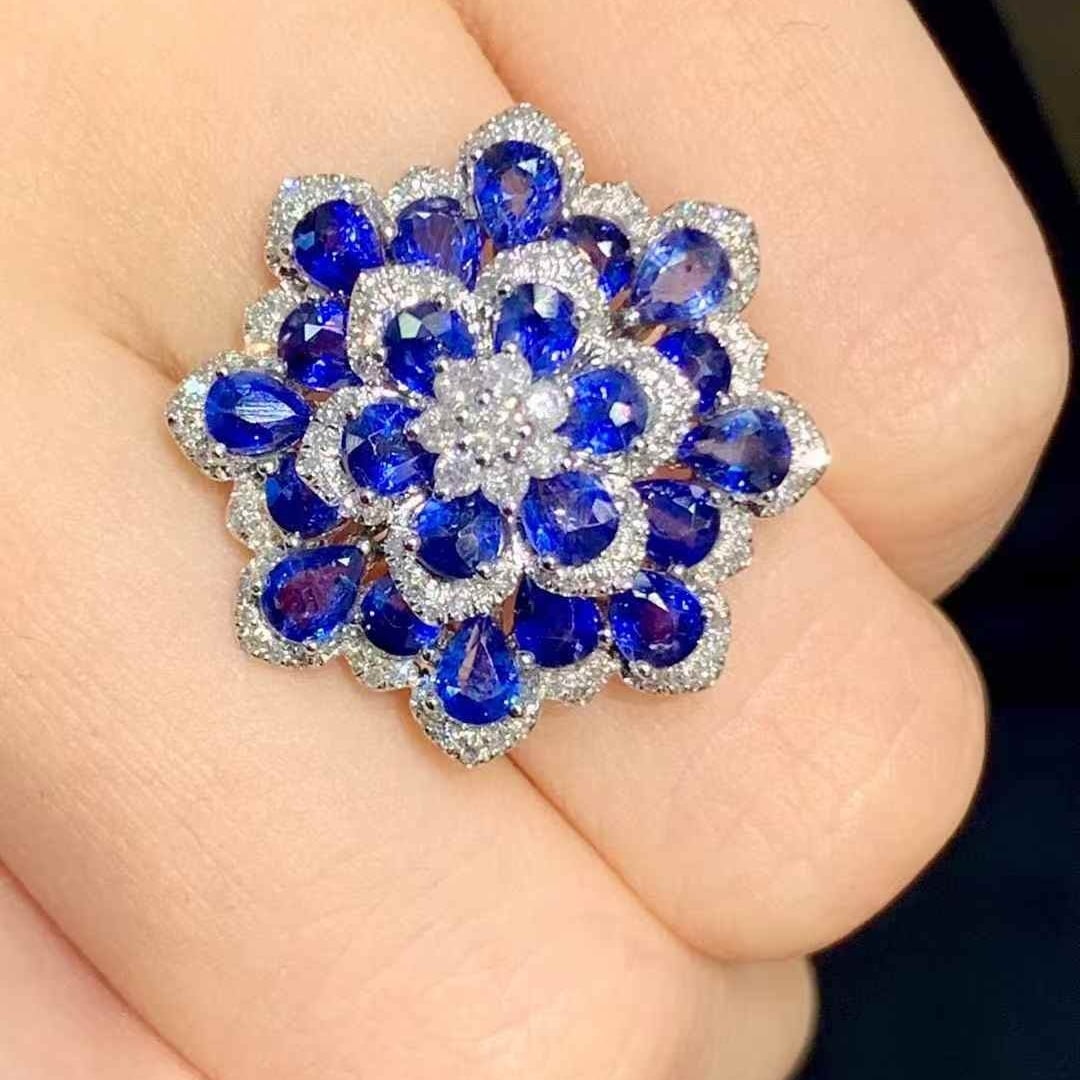 14k Gold 4.2 Ct Natural Sapphire & Diamond Ring - 5