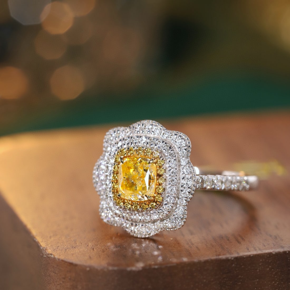 14k Gold 1.52 Ctw Natural Yellow Diamond & Diamond Ring: Ref:231089194 // gold content:14k gold // ring size:7. 25us // // main gemstone:yellow diamond // shape:cushion // carat weight:1. 0ct // color:yellow // treatment:natural // // adjacent gemstone